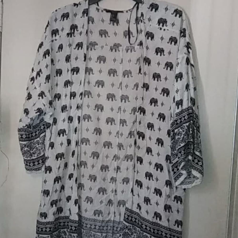 ❤️❤️❤️forever 21 elephant print kimono
